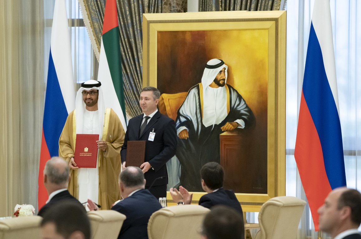 محمد بن زايد و الرئيس الروسي يشهدان تبادل إتفاقيات ومذكرات تفاهم بين البلدين