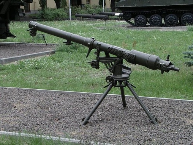 b-10_82mm_recoilless_cannon_biollante.jpg