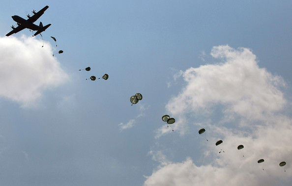 Members+82nd+Airborne+Take+Part+Jump+Exercise+uW_RdBiH44_l.jpg