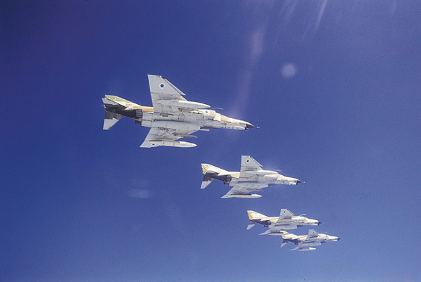 f-4_6.jpg