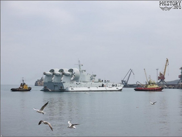 Second_Zubr_LCAC_China_Crimea.jpg