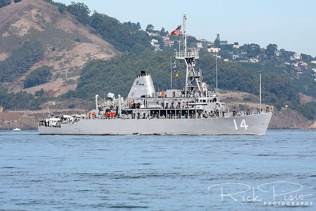 navy-minesweeper-AV153307.jpg