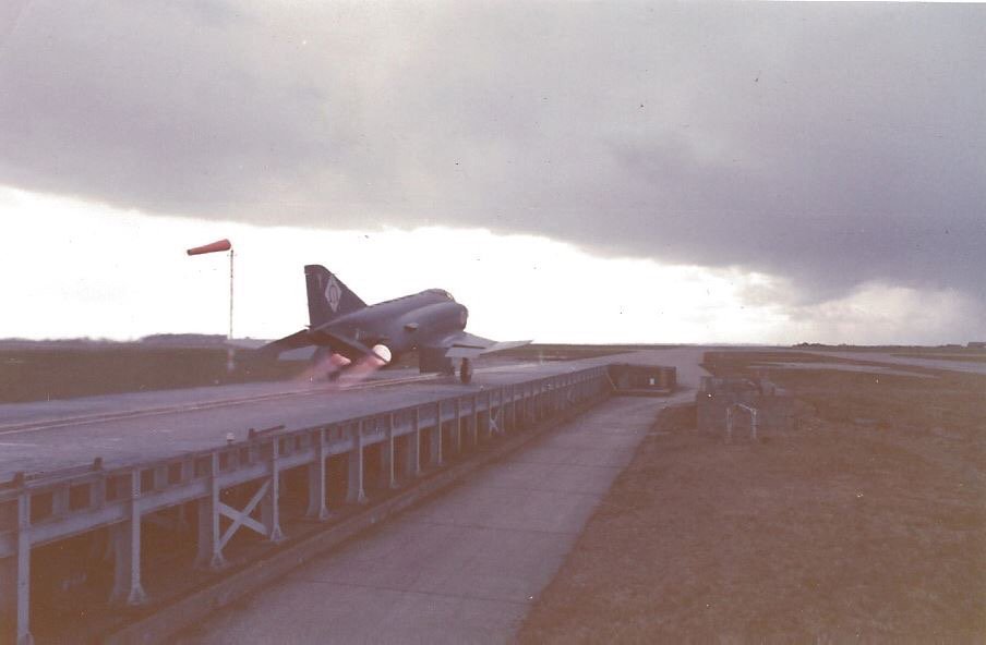 Cveh79FW8AAOKmi.jpg