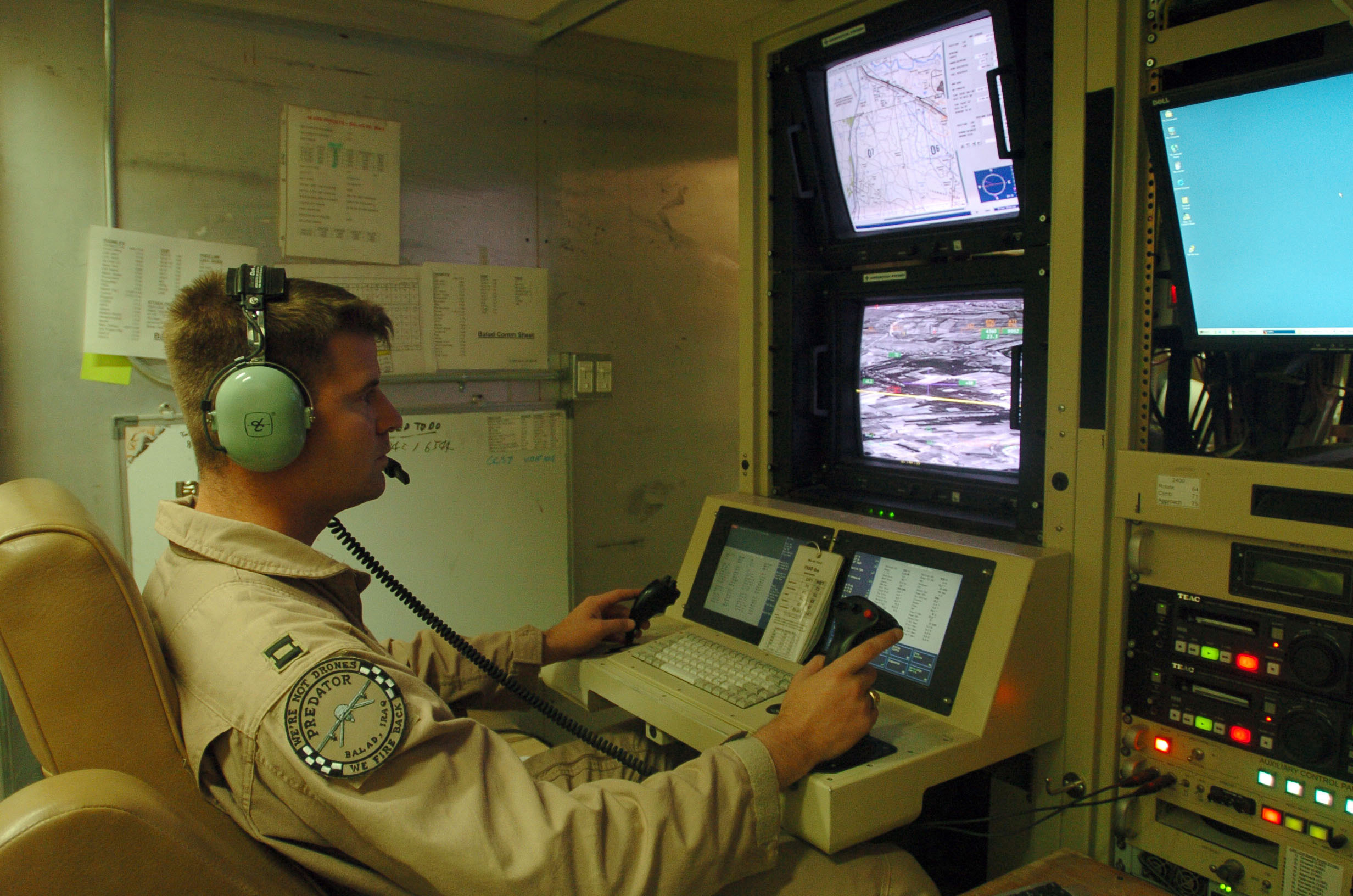 Predator_controls_2004-07-02.jpg