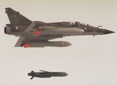 Mirage 2000 firing a Storm-Shadow / SCALP EG long-range cruise missile (French Délégation Générale pour l'Armement - DR Photo).