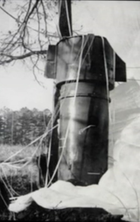 Goldsboro_Mk_39_Bomb_1-close-up.jpeg