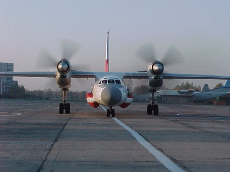 an-32-taxi.jpg