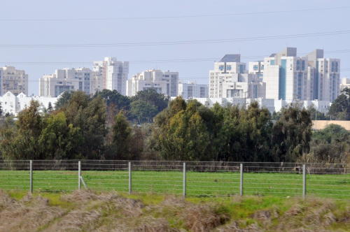 Ashdod%20Skyline%20from%20Highway%20Heading%20South2.jpg