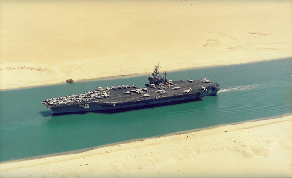 USS%20Eisenhower%20Suez%20Canal%2001.jpg