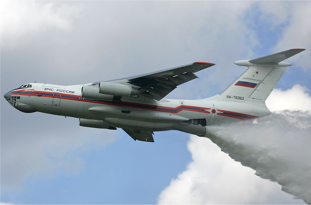 MChS_Ilyushin_Il-76_waterbomber.jpg