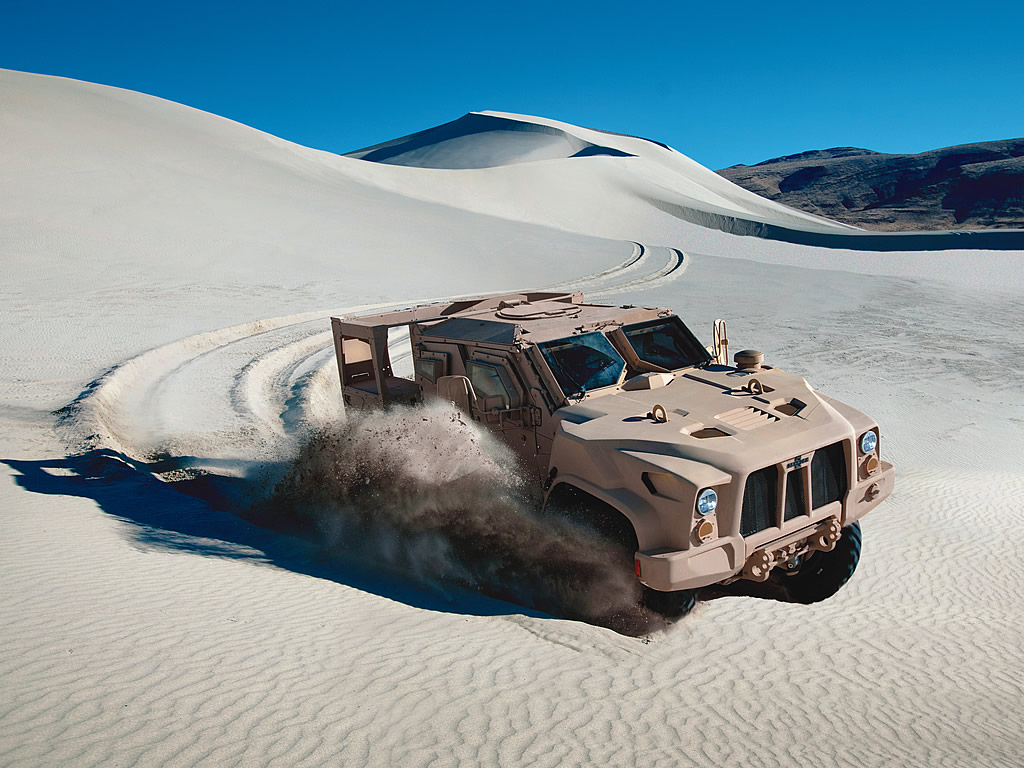 LAND_L-ATV_Sand_Dune_Oshkosh_lg.jpg