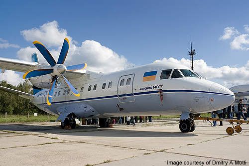 3-antonov-an-140.jpg