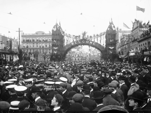 Fleet_Week_In_Auckland_1908.jpg