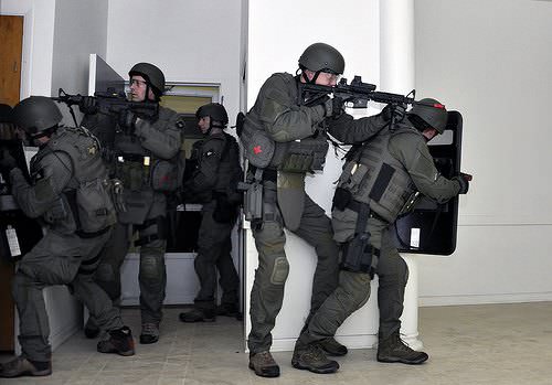 FBI-SWAT.jpg