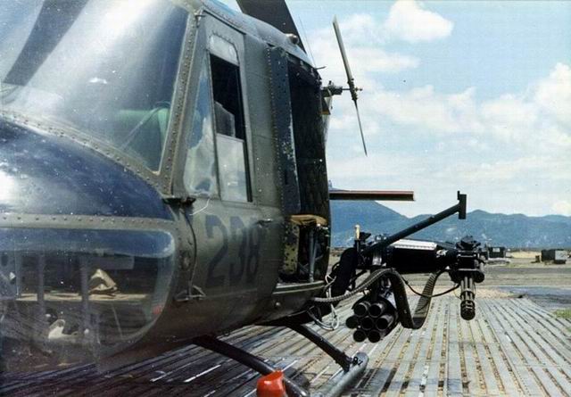 uh-1_gunship_m21_07.jpg