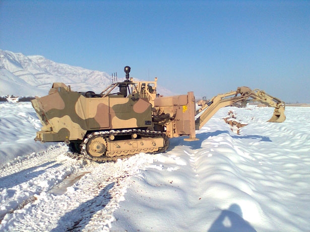 mini-minewolf-mw240-with-robotic-arm.jpg