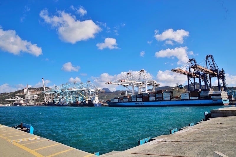 استمرار الصراع في البحر الأحمر يضع ميناء طنجة أمام فرصة اقتصادية تاريخية