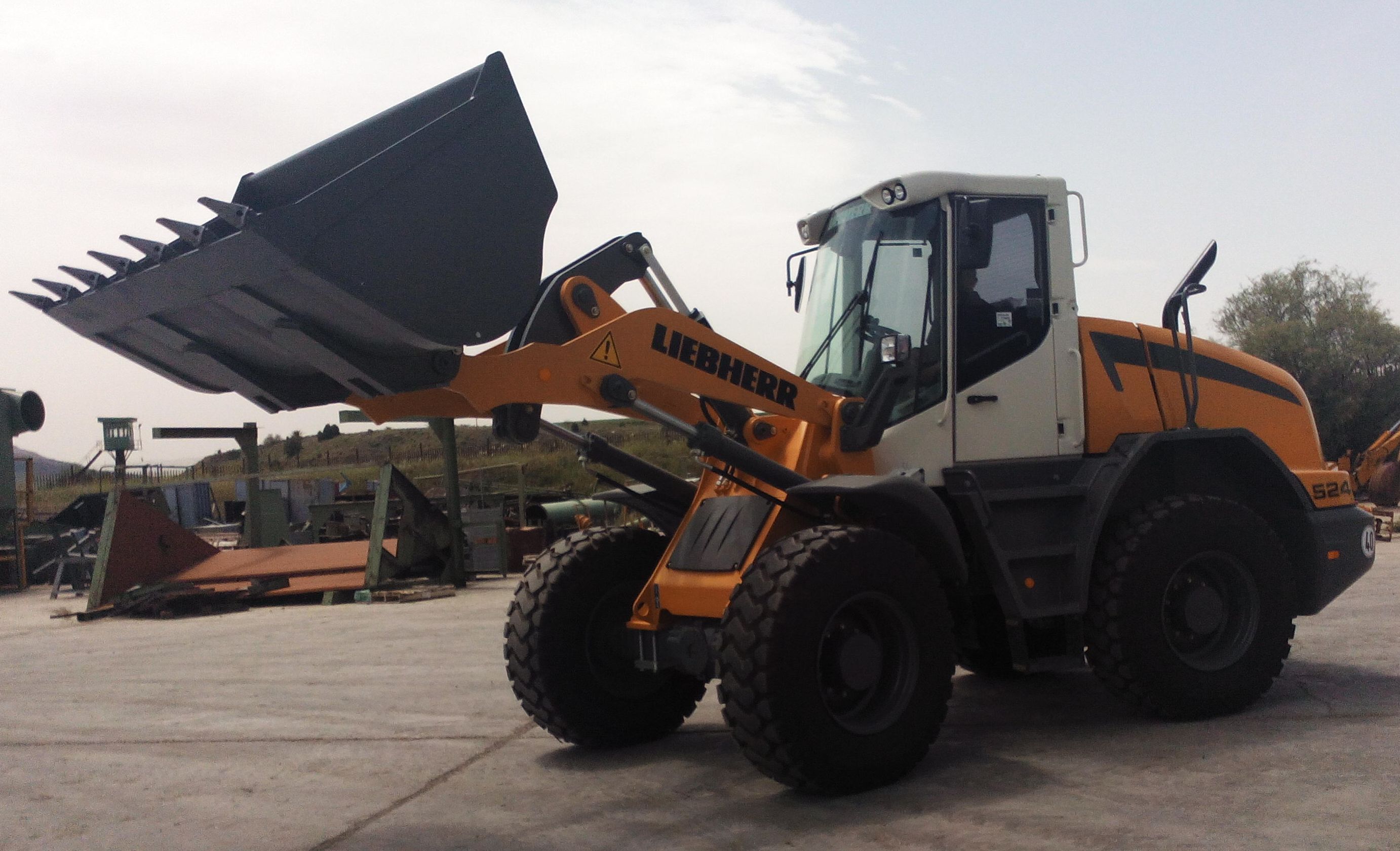 LOADER L524