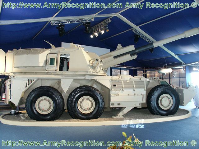 G6-52_155mm_52_caliber_gun_wheeled_armoured_vehicle_self-propelled_howitzer_South_Africa_African_denel_defence_industry_008.jpg