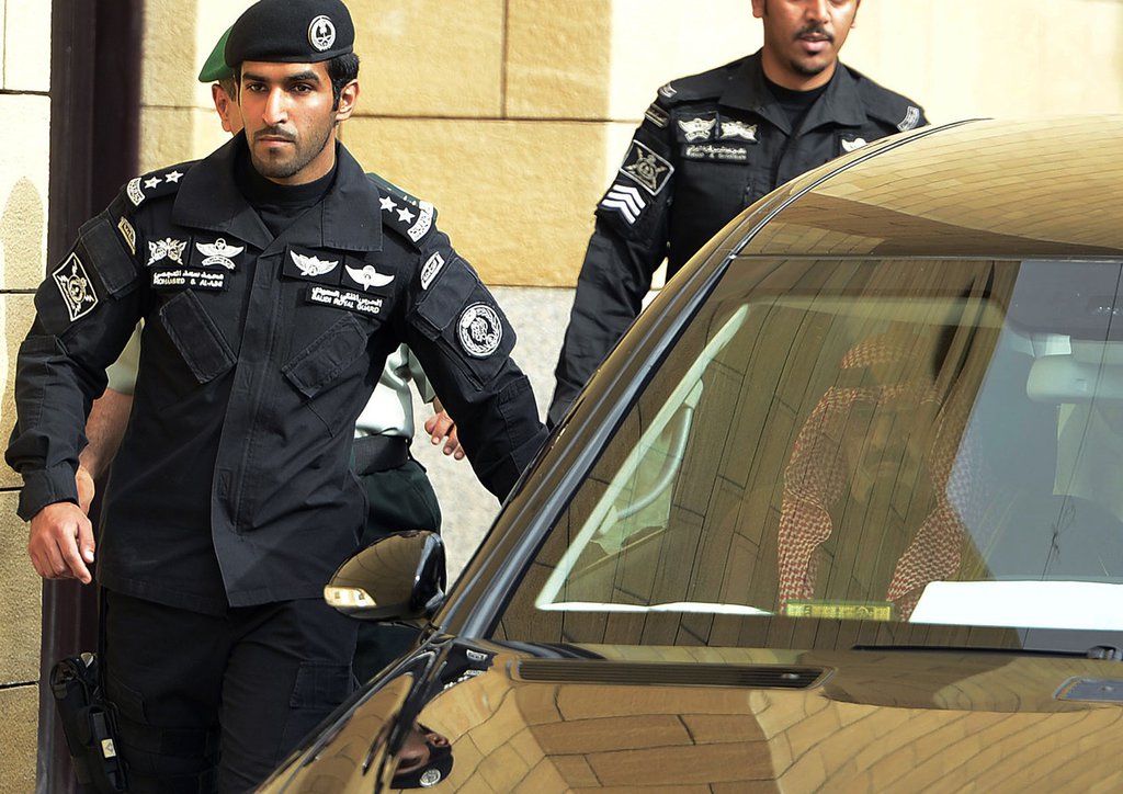 saudi_royal_guard_by_saudi6666-d6d5dyt.jpg