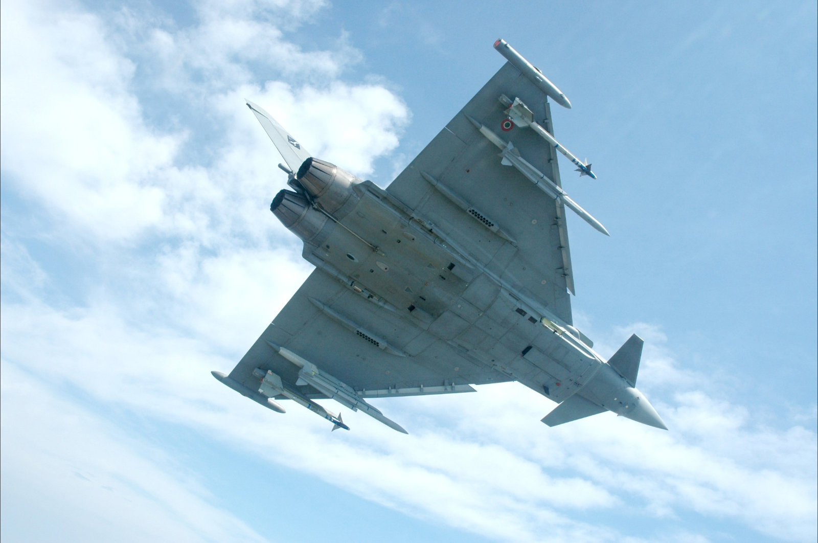 Eurofighter%2Bwith%2BMeteor%2Bmissile.jpg
