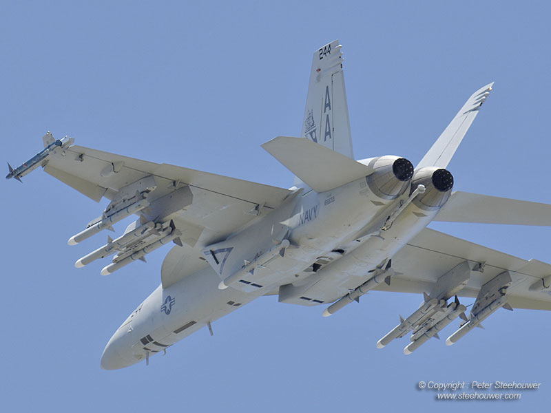 F-18F_AIM-120.jpg