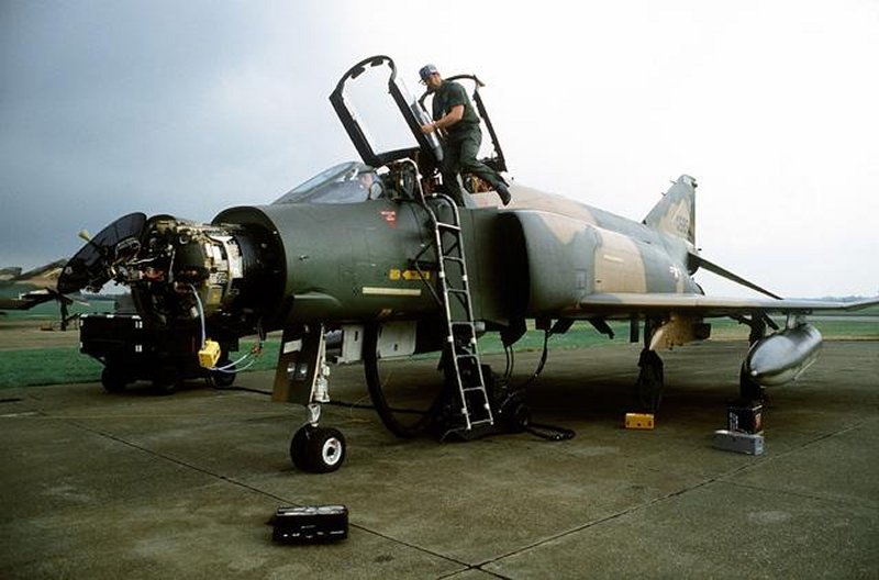 f-4d-DF-ST-83-10924.jpg