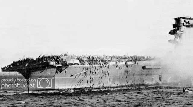 USS_Lexington_-_Abandoning_-_640x35.jpg