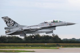 f-16bm-692-norwegian-air-force-uden-volkel-ude-ehvk.jpg