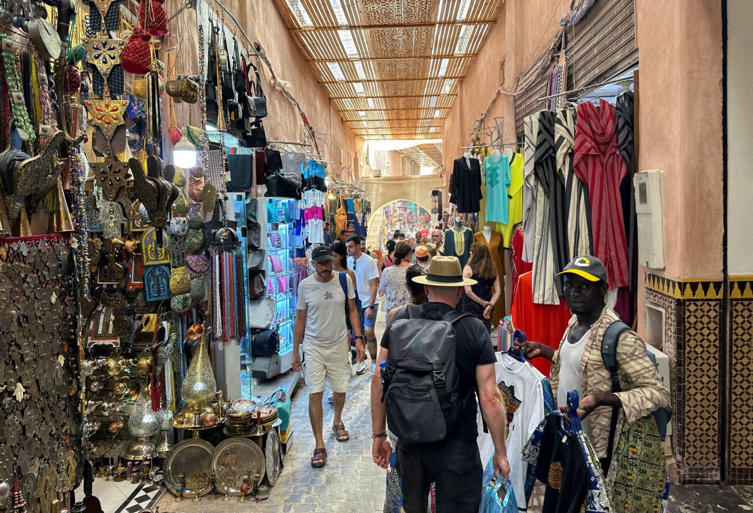 ارتفعت إيرادات السياحة في المغرب بنسبة 11.7 % إلى 104 مليارات درهم مقارنة بعدد قياسي بلغ 14.5 مليون زائر العام الماضي (رويترز)