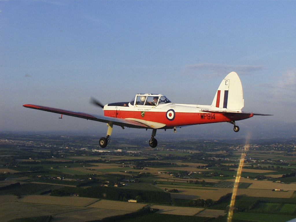 DHC-1_Chipmunk_St-Rambert_01.jpg