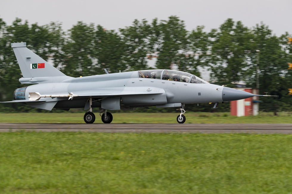 JF-17B-08.jpg