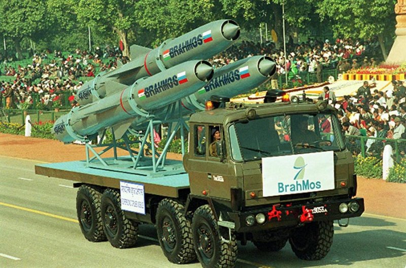 brahmos_26012003.jpg