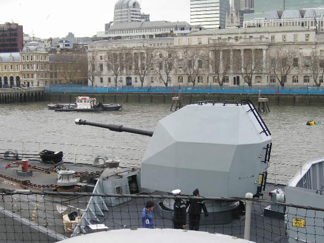 Northumberland_Naval_Gun.jpg