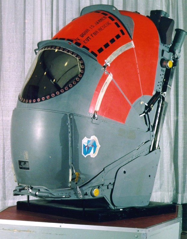 b58capsule_5.jpg