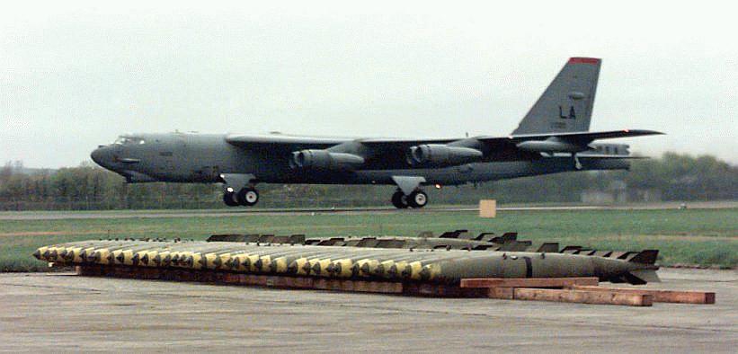 b-52-990664a.jpg