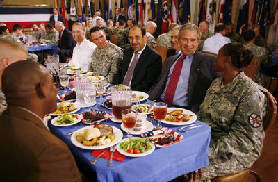 bush_and_maliki_at_meal