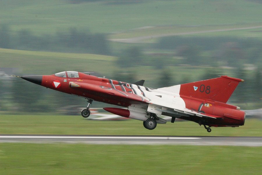 saab_j35_draken_airpower_05_3.jpg