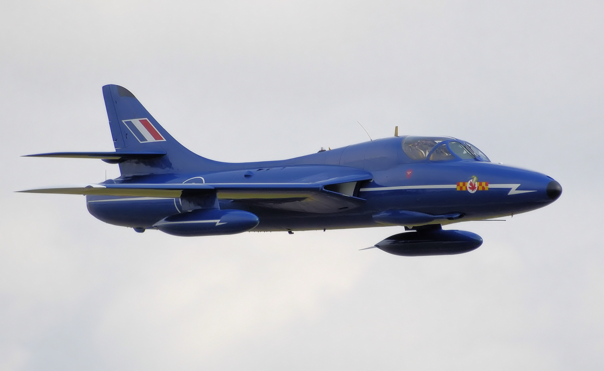 Hawker_hunter_t7_blue_diamond_arp.jpg