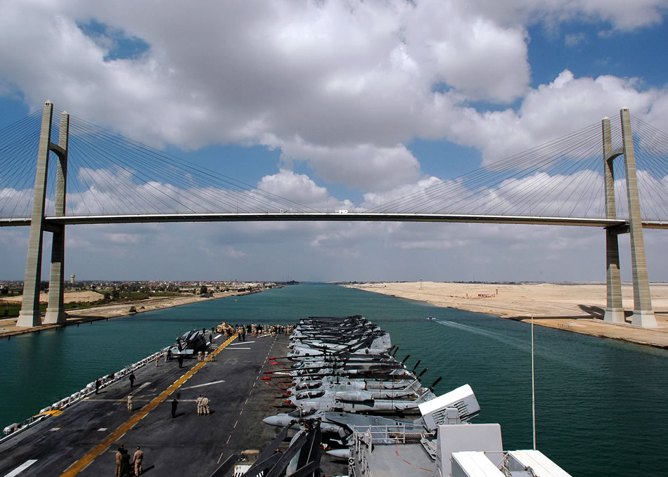 transiting-the-suez.jpg