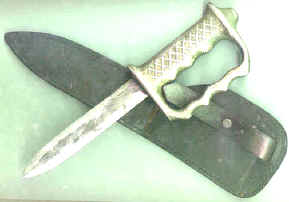 KnuckleKnife.jpg
