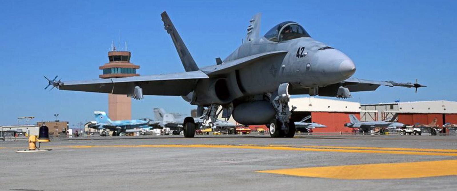 ht_fa-18c_hornet_plane_3_jc_160802_12x5_1600.jpg