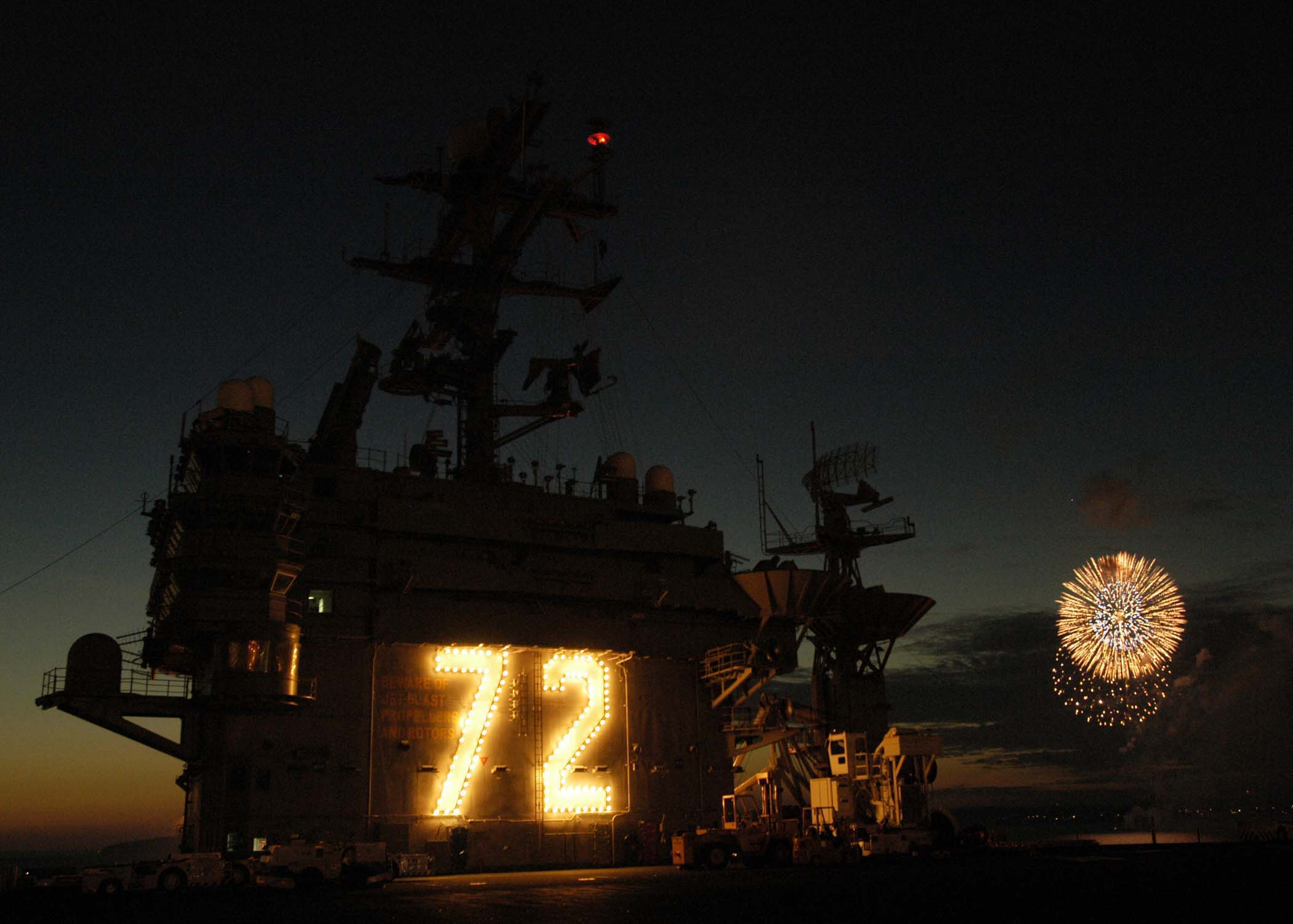 US_Navy_040704-N-5362F-061_Fireworks_light_up_the_Nimitz-class_aircraft_carrier_USS_Abraham_Lincoln_%28CVN_72%29_during_4th_of_July_festivities_aboard_Naval_Station_Everett.jpg