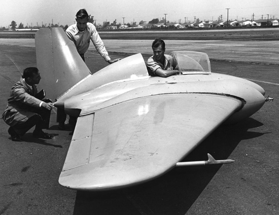 Northrop_JB-1_Bat_test_glider.jpg