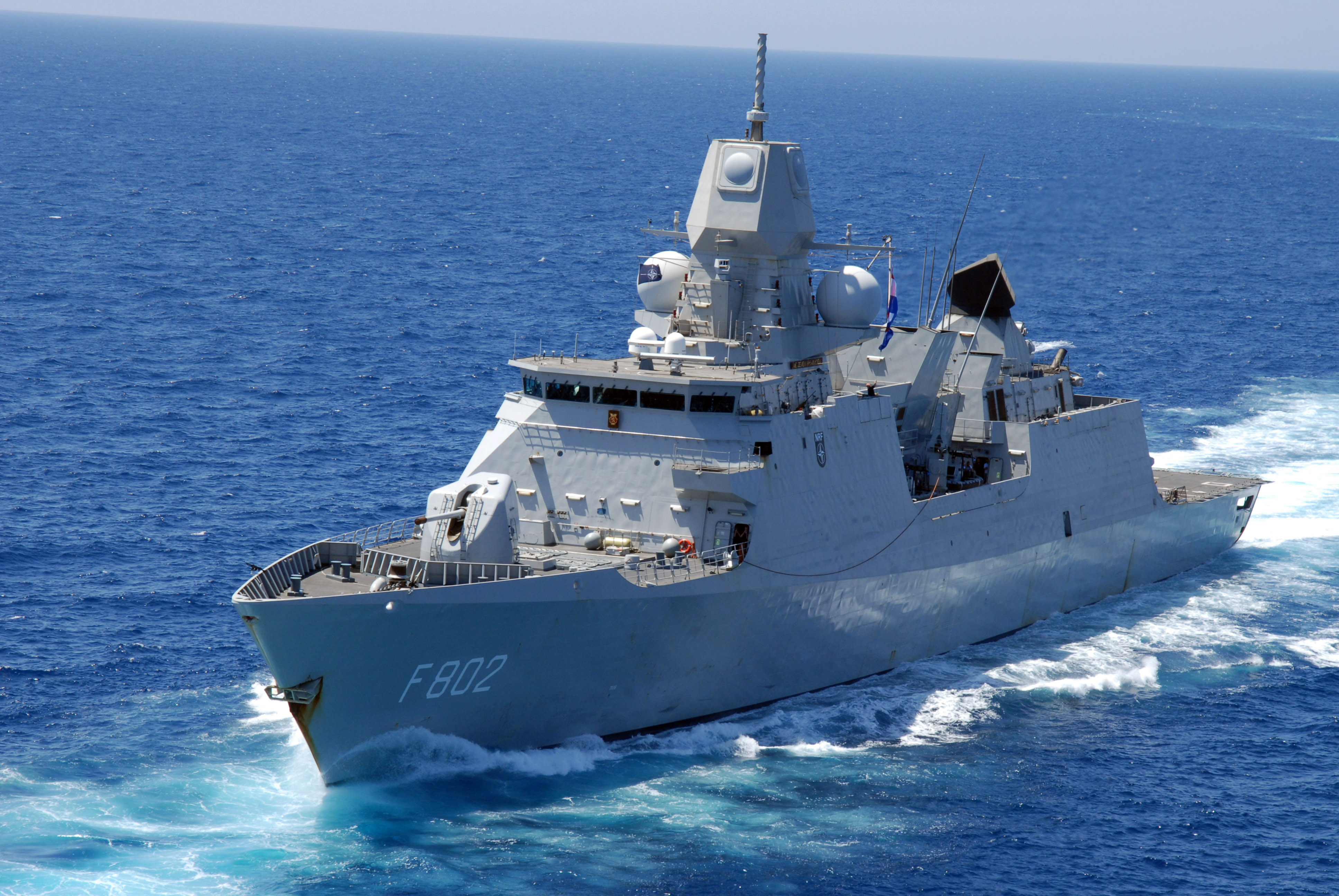 HNLMS_De_Zeven_Provinci%C3%ABn_(F_802).jpg