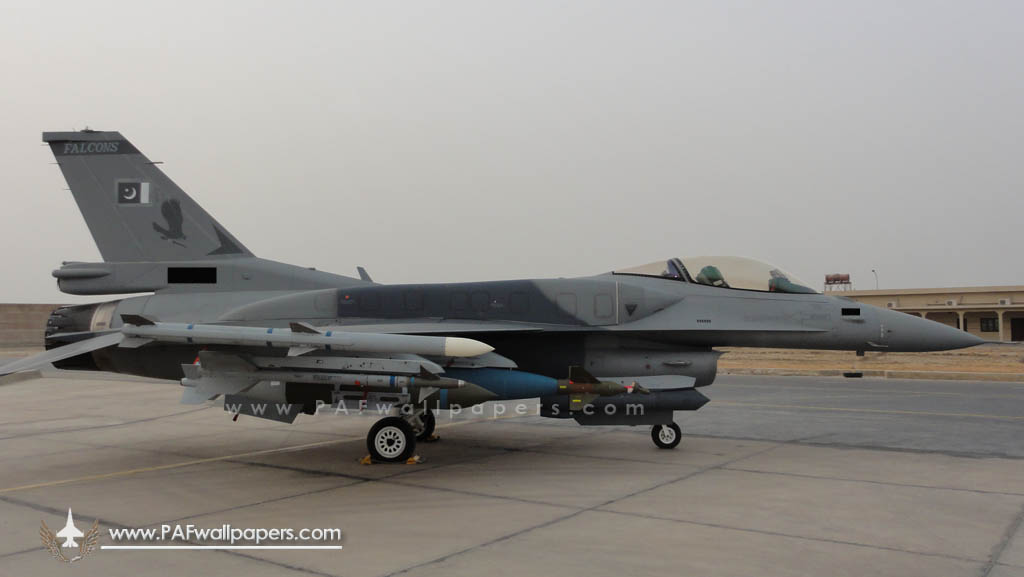 155841_45162000_F-16_bk52_c_amraam.jpg