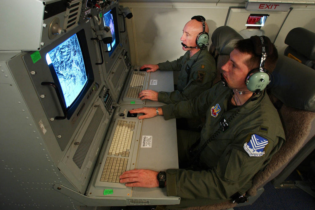 AIR_E-8C_Interior_Stations_lg.jpg