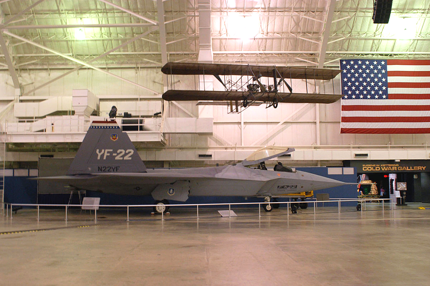Lockheed-Boeing-General_Dynamics_YF-22_USAF.jpg