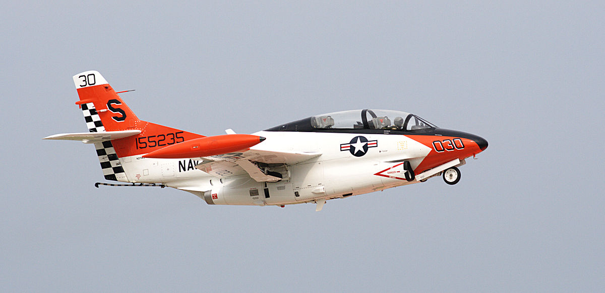1200px-Buckeye_T-2A.jpg