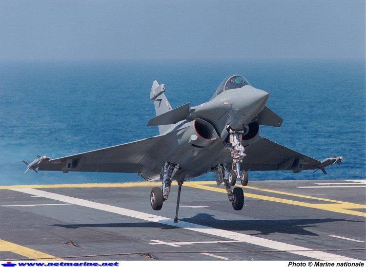 AIR_Rafale_Carrier_Landing_lg.jpg